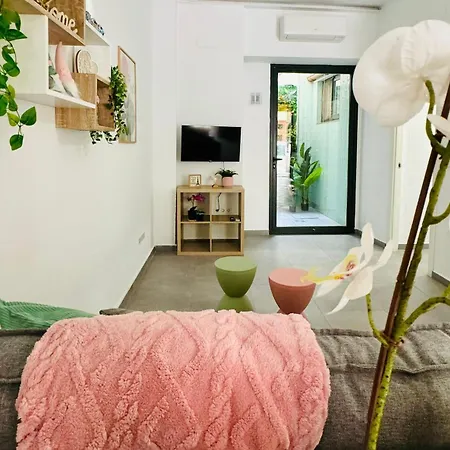 Cute & Cozy Aparment Near The Historic Center Валенсия